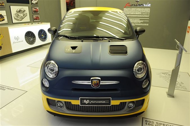 2013 Fiat 500 Abarth Fuori Serie: Paris 2012 12