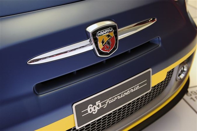 2013 Fiat 500 Abarth Fuori Serie: Paris 2012 14