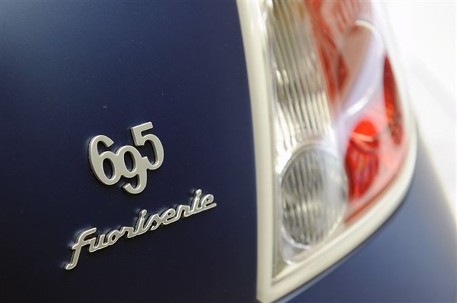 2013 Fiat 500 Abarth Fuori Serie: Paris 2012 4