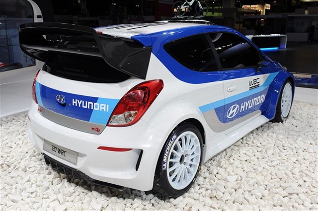 Hyundai i20 WRC: Paris 2012 4