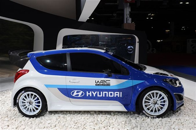 Hyundai i20 WRC: Paris 2012 5