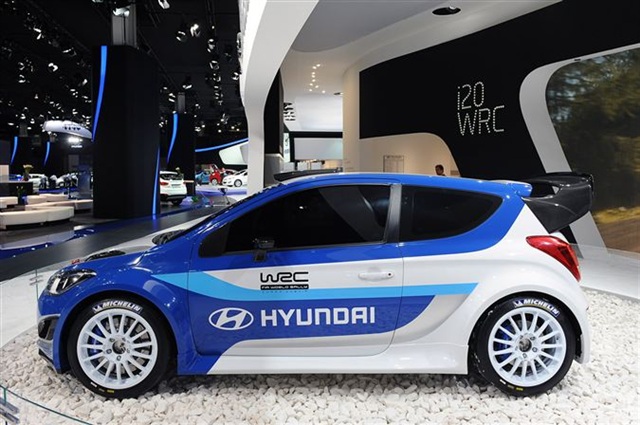 Hyundai i20 WRC: Paris 2012 6