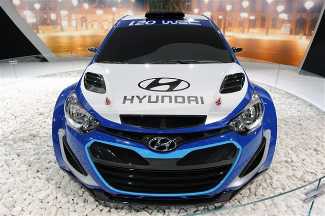 Hyundai i20 WRC: Paris 2012 7