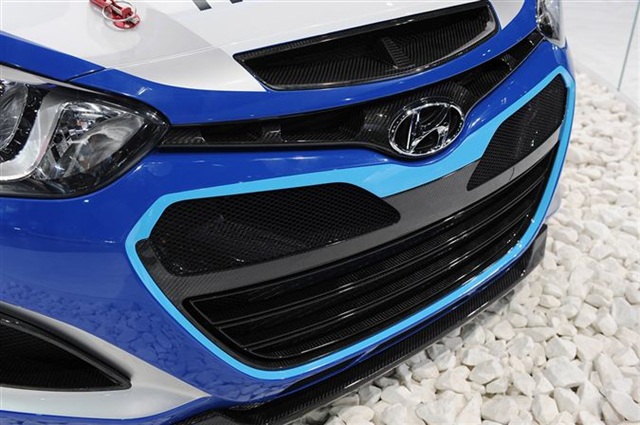 Hyundai i20 WRC: Paris 2012 8