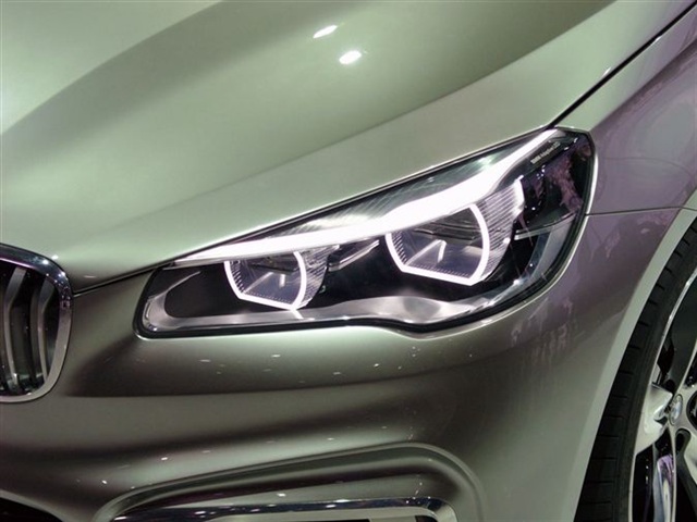 BMW Concept Active Tourer: Paris 2012 11