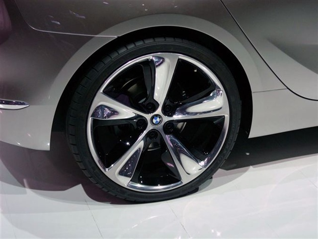 BMW Concept Active Tourer: Paris 2012 12
