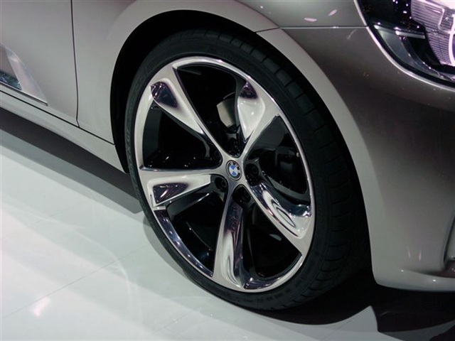 BMW Concept Active Tourer: Paris 2012 13