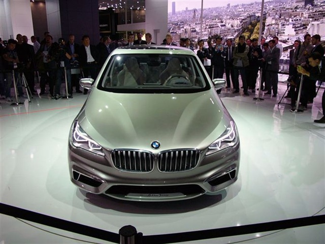 BMW Concept Active Tourer: Paris 2012 3