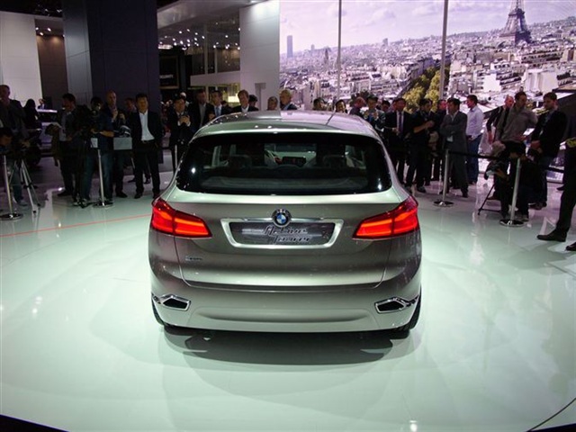 BMW Concept Active Tourer: Paris 2012 4