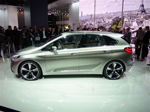 BMW Concept Active Tourer: Paris 2012 6