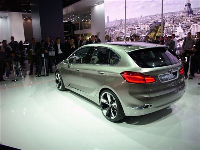 BMW Concept Active Tourer: Paris 2012 7