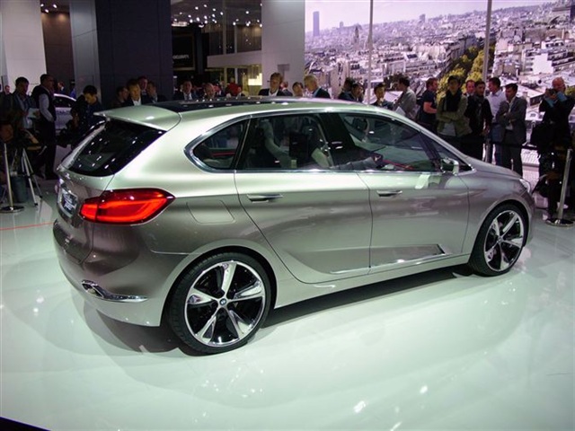 BMW Concept Active Tourer: Paris 2012 8