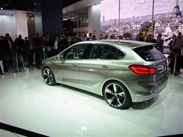 BMW Concept Active Tourer: Paris 2012 9