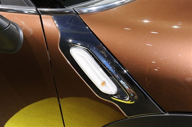 2013 Mini Paceman: Paris 2012 11