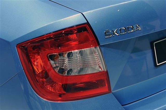 2013 Skoda Rapid: Paris 2012 14