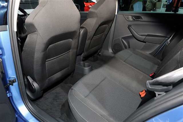 2013 Skoda Rapid: Paris 2012 16