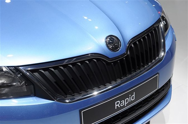 2013 Skoda Rapid: Paris 2012 9