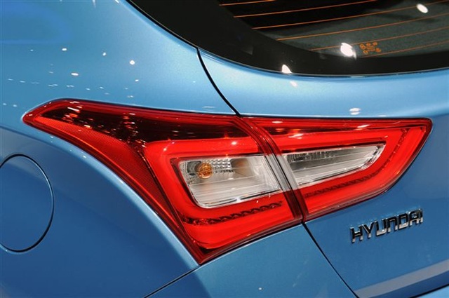 2013 Hyundai i30 3 Kapı: Paris 2012 14