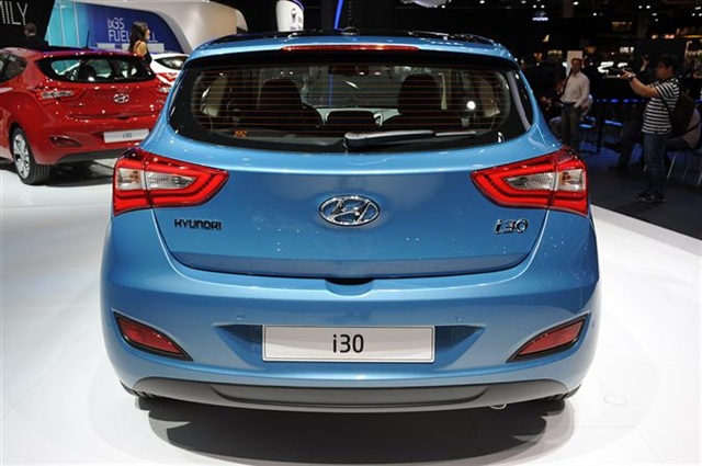 2013 Hyundai i30 3 Kapı: Paris 2012 8