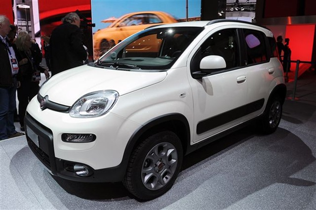 2013 Fiat Panda 4x4: Paris 2012 1