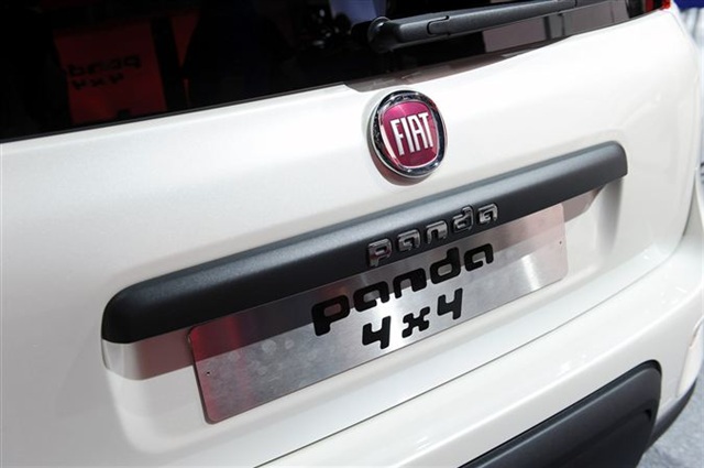 2013 Fiat Panda 4x4: Paris 2012 10