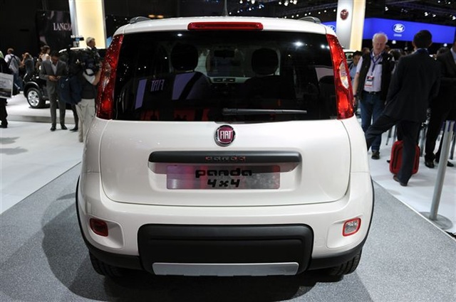2013 Fiat Panda 4x4: Paris 2012 6