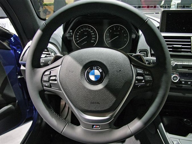 2013 BMW M135i xDrive: Paris 2012 16