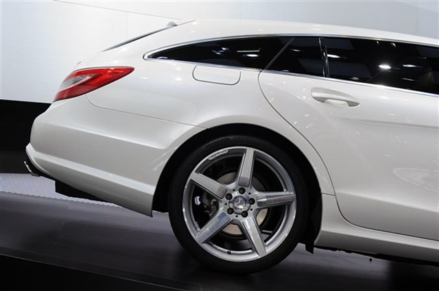 2013 Mercedes-Benz CLS Shooting Brake: Paris 2012 7