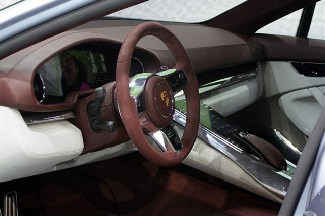 Porsche Panamera Sport Turismo Concept: Paris 2012 12