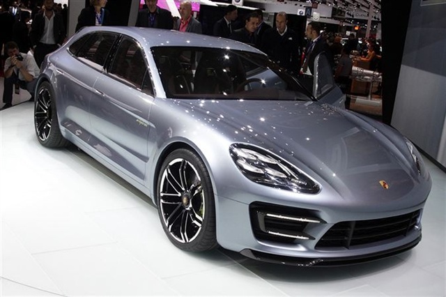 Porsche Panamera Sport Turismo Concept: Paris 2012 3