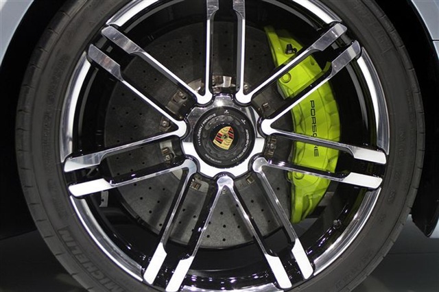 Porsche Panamera Sport Turismo Concept: Paris 2012 9