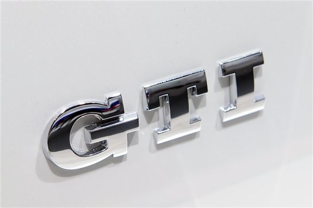Volkswagen GTI MKVII: Paris 2012 16