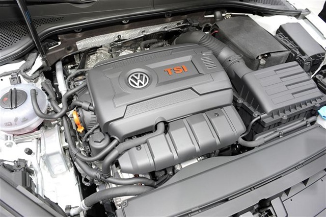 Volkswagen GTI MKVII: Paris 2012 17