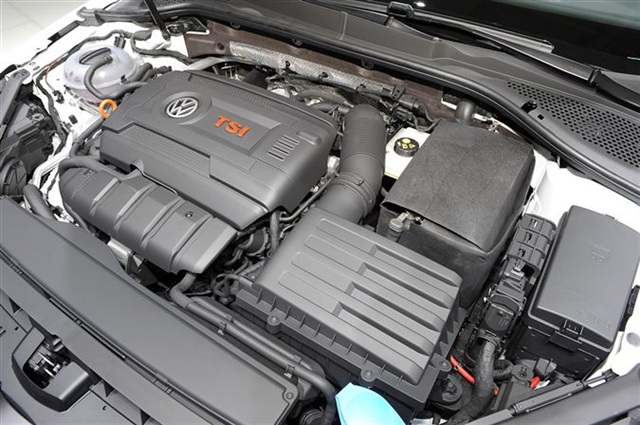 Volkswagen GTI MKVII: Paris 2012 18