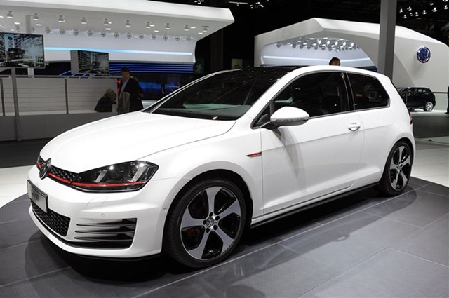 Volkswagen GTI MKVII: Paris 2012 3
