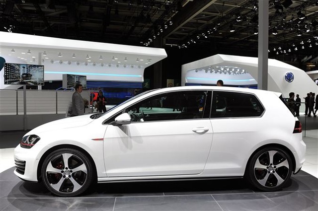 Volkswagen GTI MKVII: Paris 2012 6