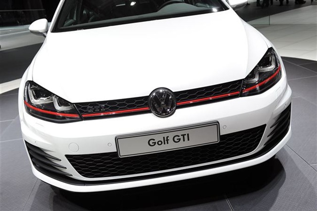 Volkswagen GTI MKVII: Paris 2012 9