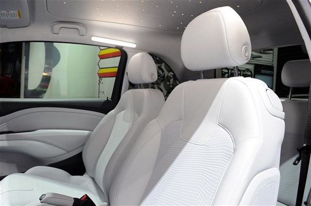 2013 Opel Adam: Paris 2012 15