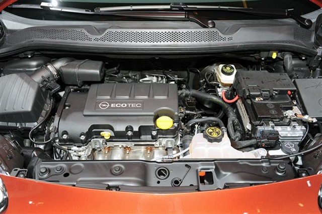 2013 Opel Adam: Paris 2012 16
