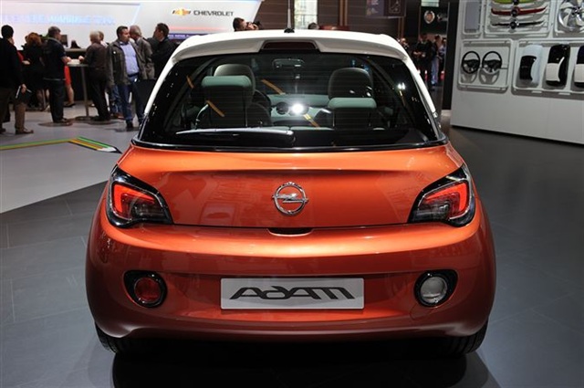 2013 Opel Adam: Paris 2012 5