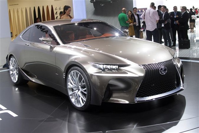Lexus LF-CC Concept: Paris 2012 17