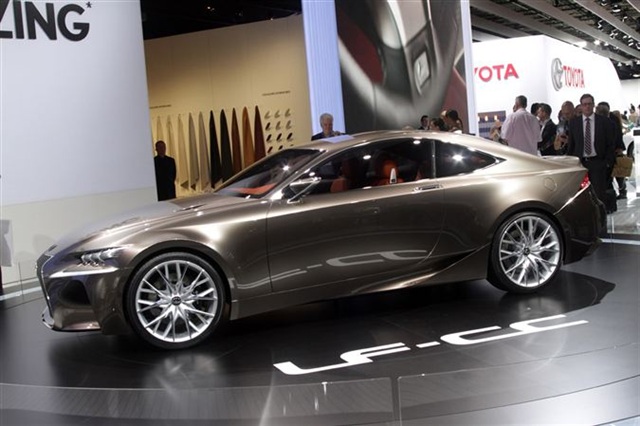 Lexus LF-CC Concept: Paris 2012 20