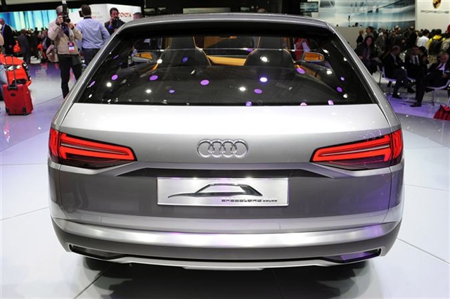 Audi Crosslane Coupe Concept: Paris 2012 10