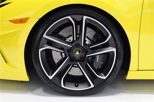 2013 Lamborghini Gallardo LP560-4: Paris 2012 8