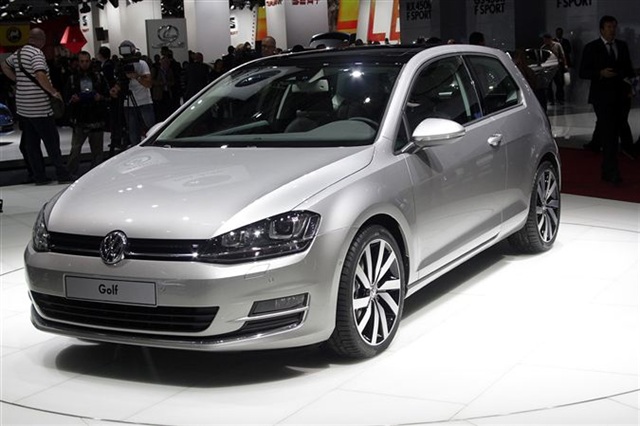 Volkswagen Golf MKVII: Paris 2012 6