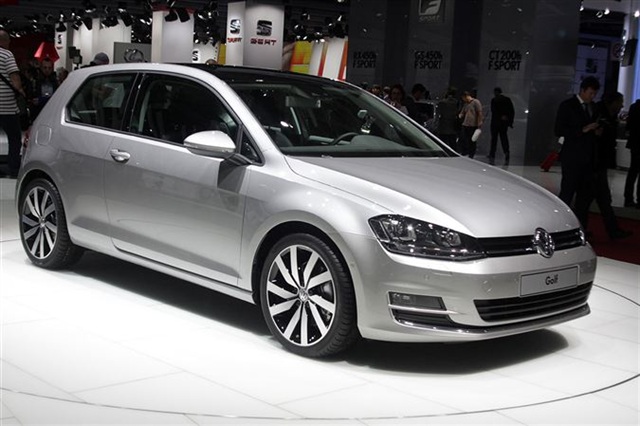 Volkswagen Golf MKVII: Paris 2012 9
