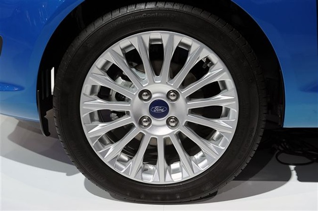 2013 Ford Fiesta: Paris 2012 9