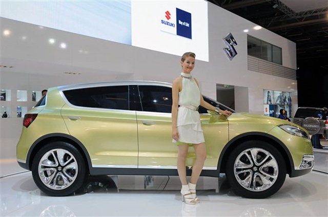 Suzuki S-Cross Concept: Paris 2012 6