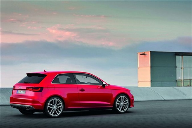 Yeni 2013 Audi S3 296 HP 12