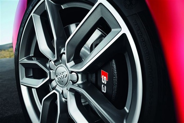 Yeni 2013 Audi S3 296 HP 20